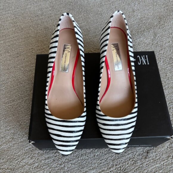 INC Women's Stripe Black and White Zitah Pointed Toe Pumps in Perfect Condition - Picture 4 of 7